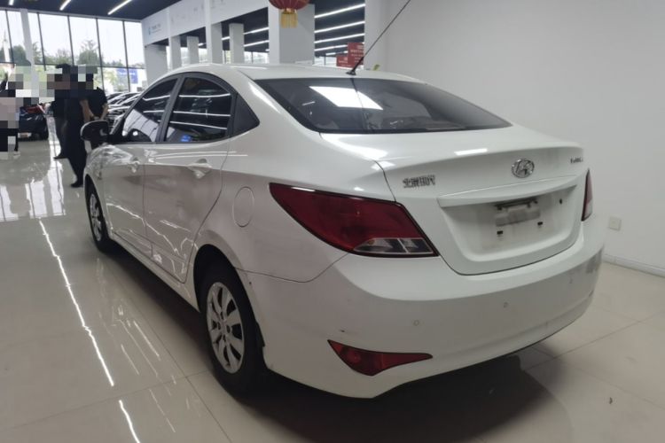 Used Hyundai Verna (older generation) 2014 1.4L Manual Smart GLS Trim Rear Left 45 Deg
