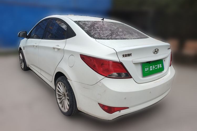 Used Hyundai Verna (older generation) 2014 1.4L Manual Smart GLS Trim Rear Left 45 Deg