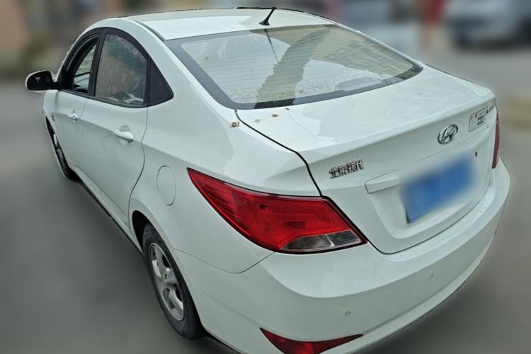 Used Hyundai Verna (older generation) 2014 1.4L Manual Smart GLS Trim Rear Left 45 Deg