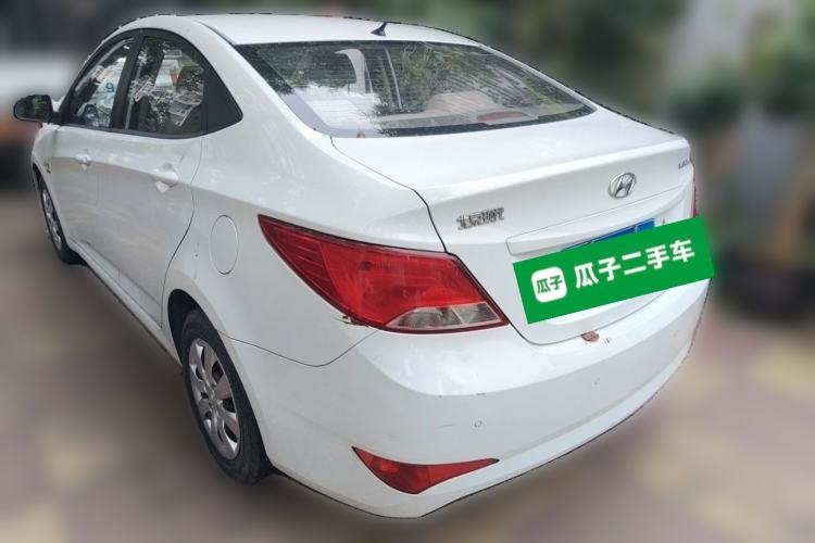 Used Hyundai Verna (older generation) 2014 1.4L Manual Smart GLS Trim Rear Left 45 Deg