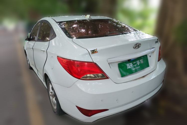 Used Hyundai Verna (older generation) 2014 1.4L Automatic Smart GLS Rear Left 45 Deg