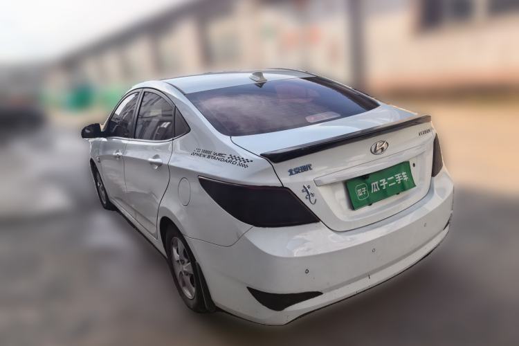 Used Hyundai Verna (older generation) 2014 1.4L Manual Smart GLS Trim Rear Left 45 Deg