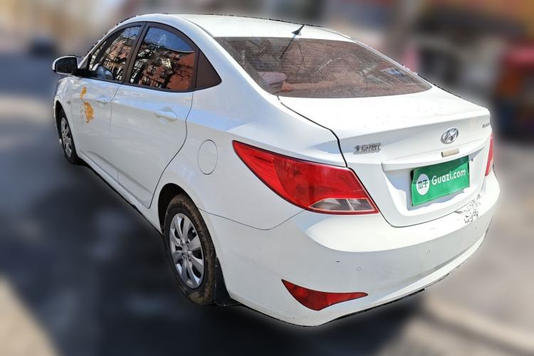 Used Hyundai Verna (older generation) 2014 1.4L Manual Smart GLS Trim Rear Left 45 Deg