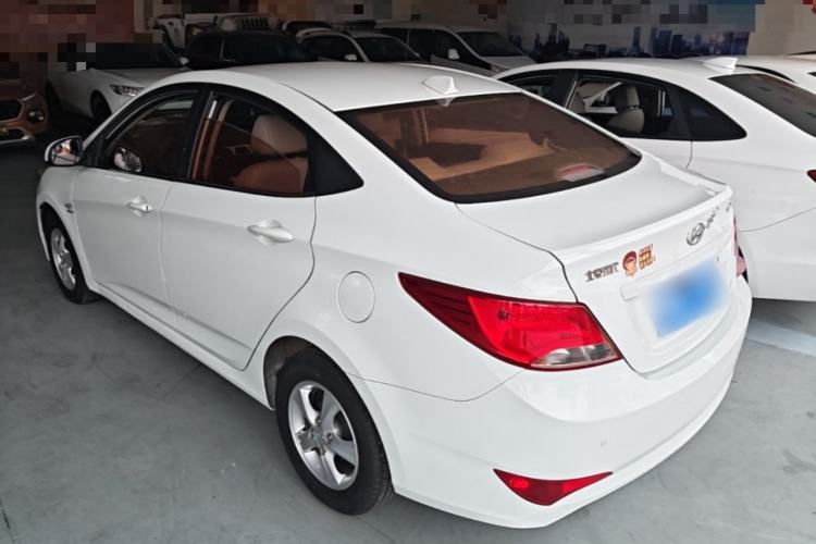 Used Hyundai Verna (older generation) 2014 1.4L Automatic Smart GLS Rear Left 45 Deg