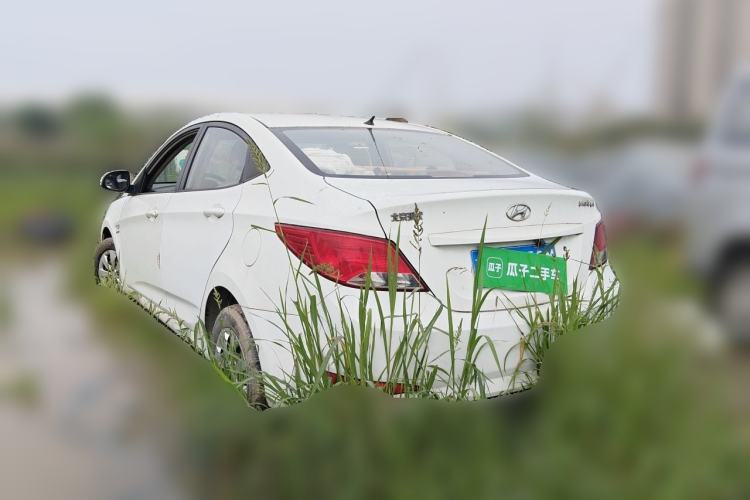 Used Hyundai Verna (older generation) 2014 1.4L Manual Fashion GS Model Rear Left 45 Deg
