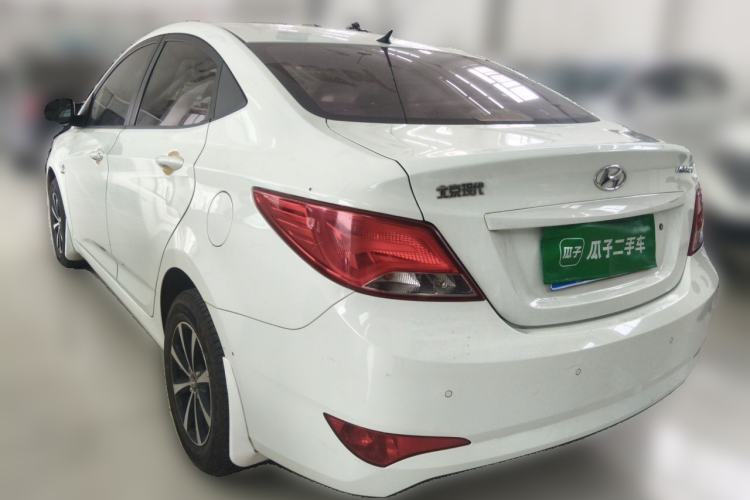 Used Hyundai Verna (older generation) 2014 1.4L Manual Smart GLS Trim Rear Left 45 Deg