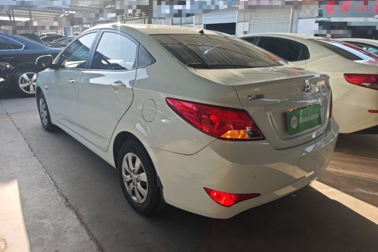 Used Hyundai Verna (older generation) 2014 1.4L Manual Smart GLS Trim Rear Left 45 Deg