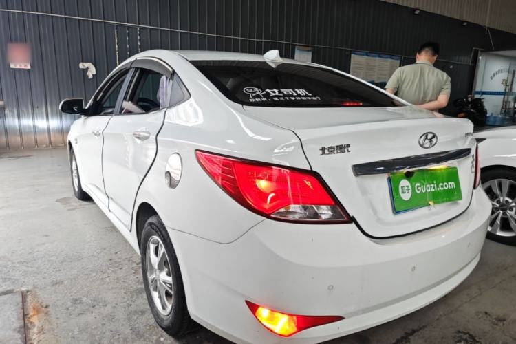Used Hyundai Verna (older generation) 2014 1.4L Automatic Smart GLS Rear Left 45 Deg
