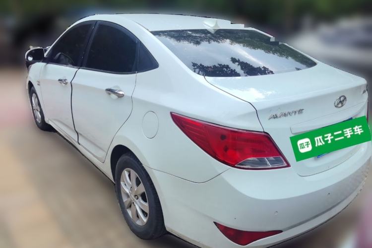 Used Hyundai Verna (older generation) 2014 1.4L Manual Smart GLS Trim Rear Left 45 Deg