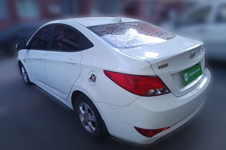 Used Hyundai Verna (older generation) 2014 1.4L Manual Smart GLS Trim Rear Left 45 Deg