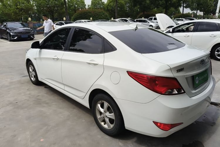 Used Hyundai Verna (older generation) 2014 1.4L Automatic Smart GLS Rear Left 45 Deg
