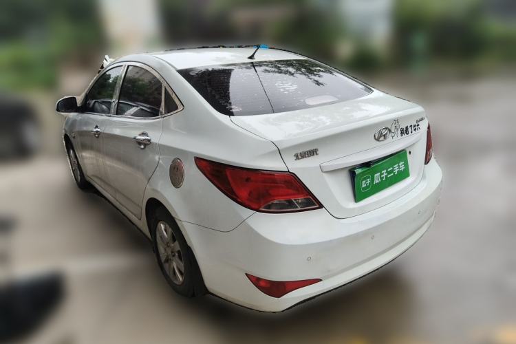 Used Hyundai Verna (older generation) 2014 1.4L Manual Smart GLS Trim Rear Left 45 Deg
