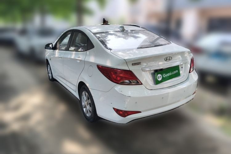 Used Hyundai Verna (older generation) 2014 1.4L Manual Smart GLS Trim Rear Left 45 Deg