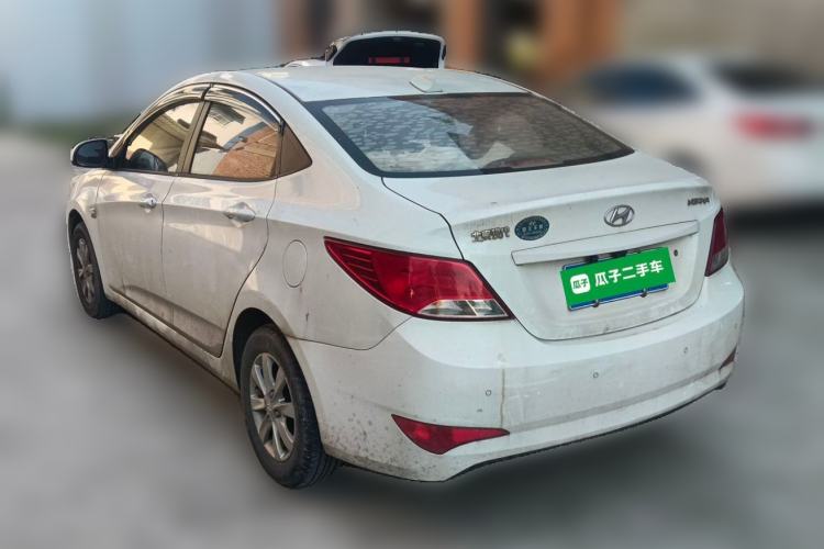 Used Hyundai Verna (older generation) 2014 1.4L Manual Smart GLS Trim Rear Left 45 Deg