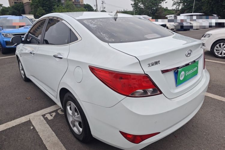 Used Hyundai Verna (older generation) 2014 1.4L Automatic Leading-Edge GLX Rear Left 45 Deg