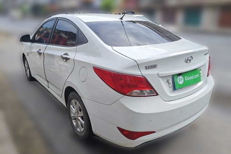Used Hyundai Verna (older generation) 2014 1.4L Manual Smart GLS Trim Rear Left 45 Deg