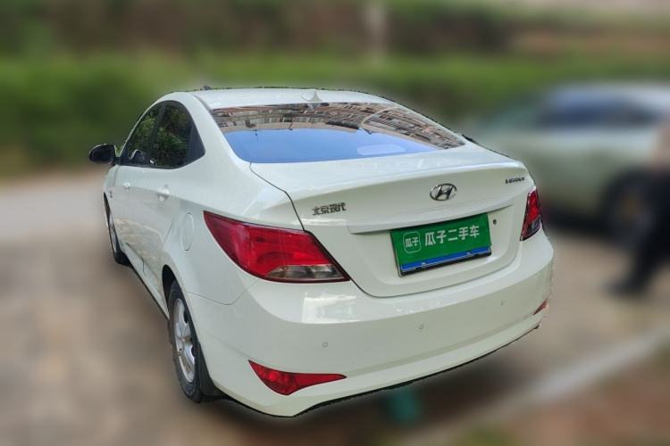 Used Hyundai Verna (older generation) 2014 1.4L Automatic Smart GLS Rear Left 45 Deg