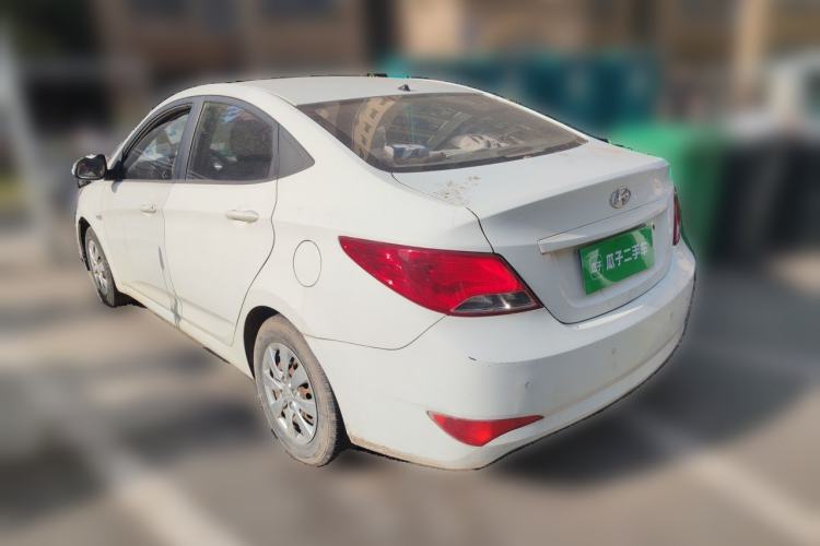 Used Hyundai Verna (older generation) 2014 1.4L Manual Smart GLS Trim Rear Left 45 Deg