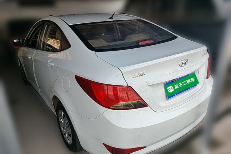 Used Hyundai Verna (older generation) 2014 1.4L Manual Smart GLS Trim Rear Left 45 Deg