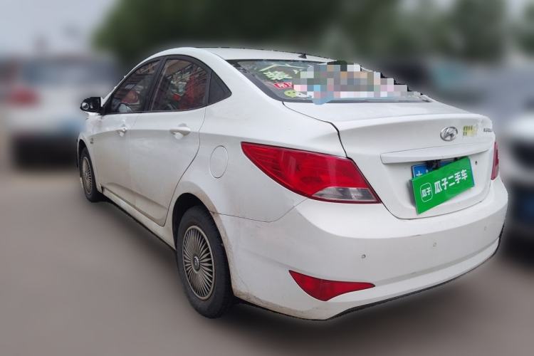 Used Hyundai Verna (older generation) 2014 1.4L Manual Smart GLS Trim Rear Left 45 Deg