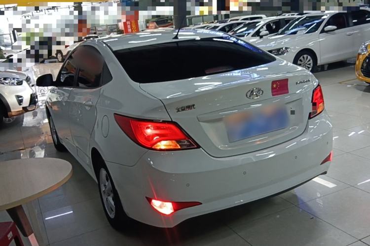 Used Hyundai Verna (older generation) 2014 1.4L Manual Smart GLS Trim Rear Left 45 Deg