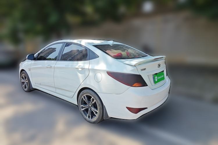 Used Hyundai Verna (older generation) 2014 1.4L Manual Smart GLS Trim Rear Left 45 Deg