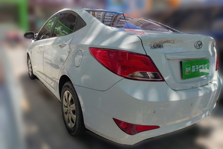 Used Hyundai Verna (older generation) 2014 1.4L Manual Smart GLS Trim Rear Left 45 Deg