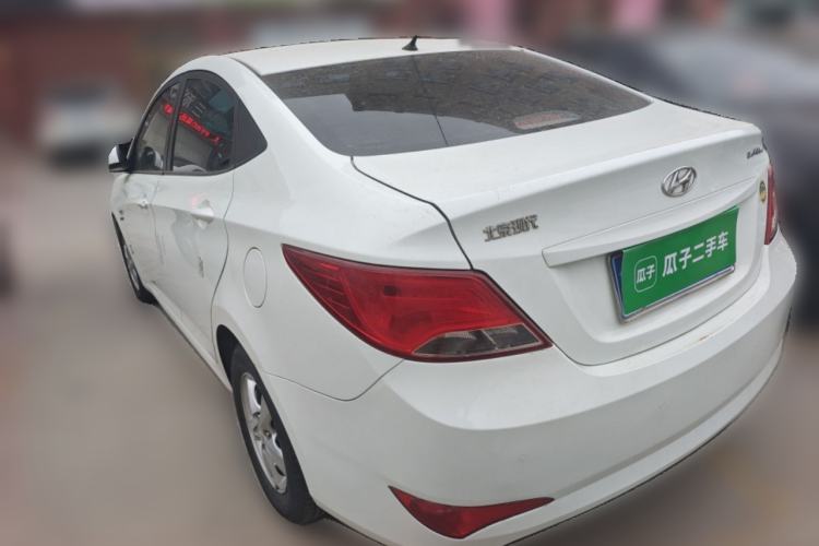 Used Hyundai Verna (older generation) 2014 1.4L Automatic Smart GLS Rear Left 45 Deg