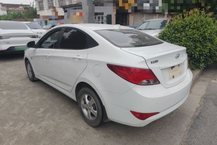 Used Hyundai Verna (older generation) 2014 1.4L Manual Smart GLS Trim Rear Left 45 Deg