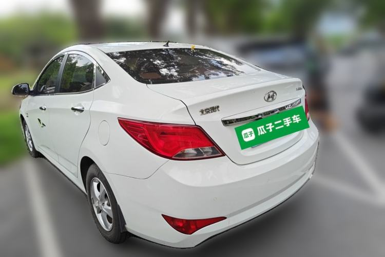 Used Hyundai Verna (older generation) 2014 1.4L Automatic Leading-Edge GLX Rear Left 45 Deg