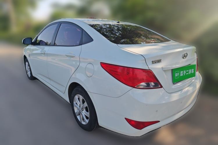 Used Hyundai Verna (older generation) 2014 1.4L Manual Smart GLS Trim Rear Left 45 Deg