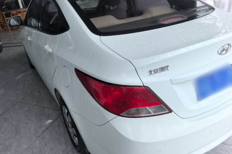 Used Hyundai Verna (older generation) 2014 1.4L Manual Smart GLS Trim Rear Left 45 Deg