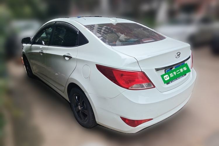 Used Hyundai Verna (older generation) 2014 1.4L Automatic Leading-Edge GLX Rear Left 45 Deg