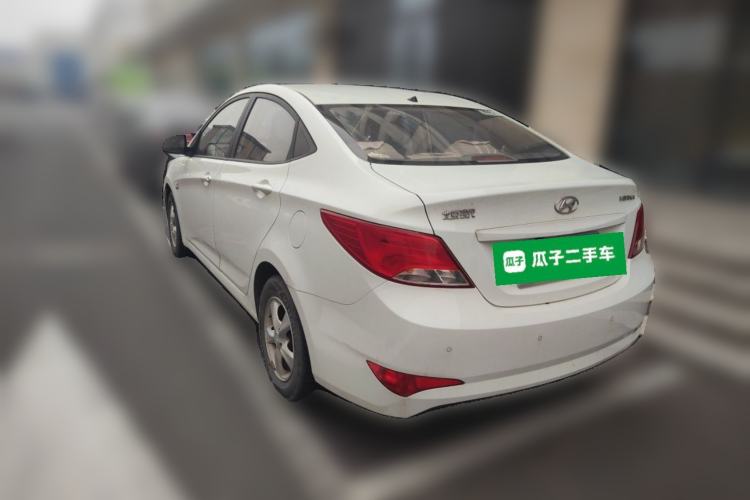 Used Hyundai Verna (older generation) 2014 1.4L Manual Smart GLS Trim Rear Left 45 Deg