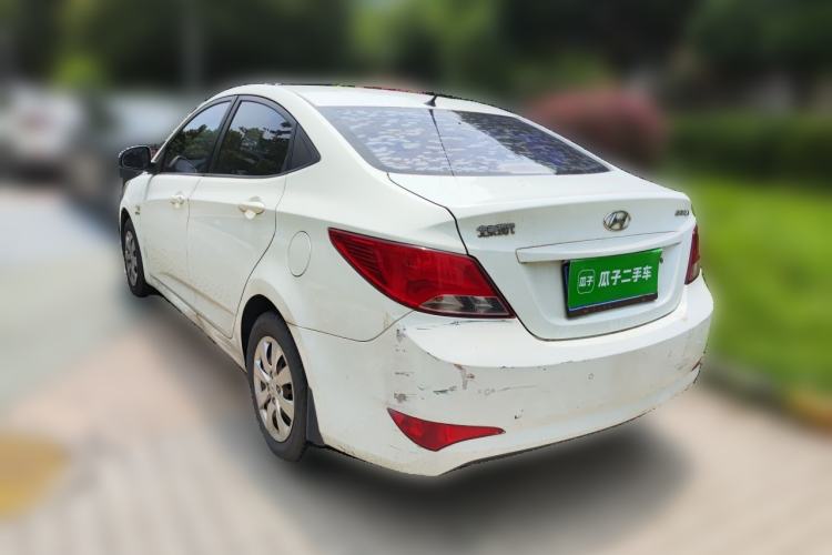 Used Hyundai Verna (older generation) 2014 1.4L Manual Smart GLS Trim Rear Left 45 Deg