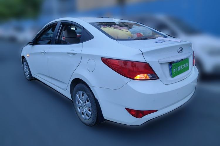Used Hyundai Verna (older generation) 2014 1.4L Manual Smart GLS Trim Rear Left 45 Deg