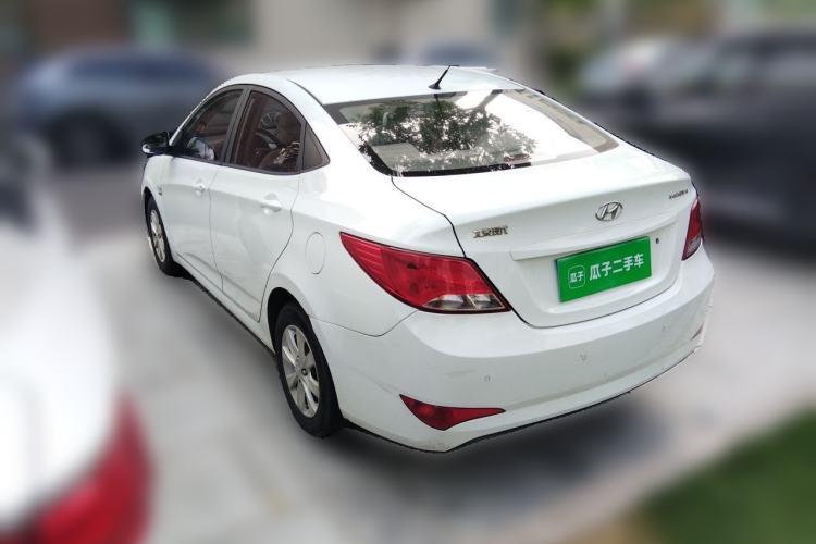 Used Hyundai Verna (older generation) 2014 1.4L Manual Smart GLS Trim Rear Left 45 Deg