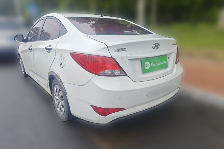 Used Hyundai Verna (older generation) 2014 1.4L Manual Smart GLS Trim Rear Left 45 Deg