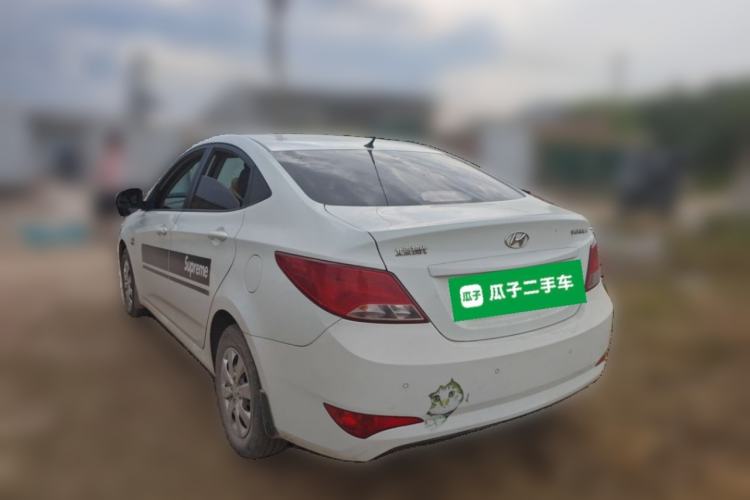 Used Hyundai Verna (older generation) 2014 1.4L Manual Smart GLS Trim Rear Left 45 Deg