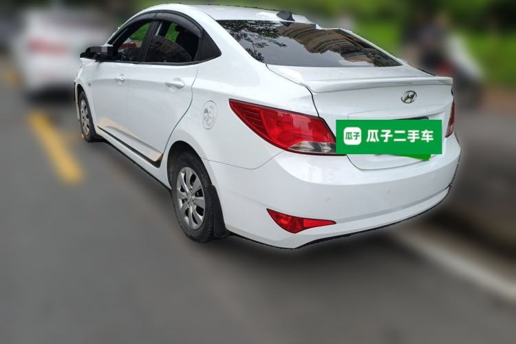 Used Hyundai Verna (older generation) 2014 1.4L Manual Smart GLS Trim Rear Left 45 Deg