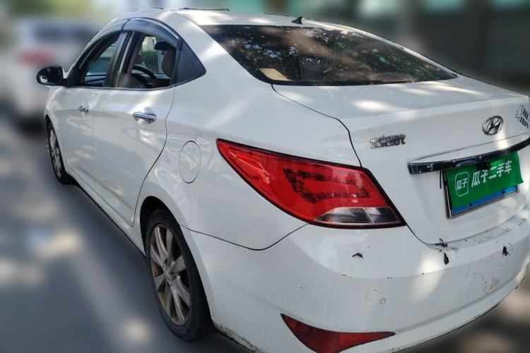 Used Hyundai Verna (older generation) 2014 1.4L Manual Top-Tier Model TOP Rear Left 45 Deg