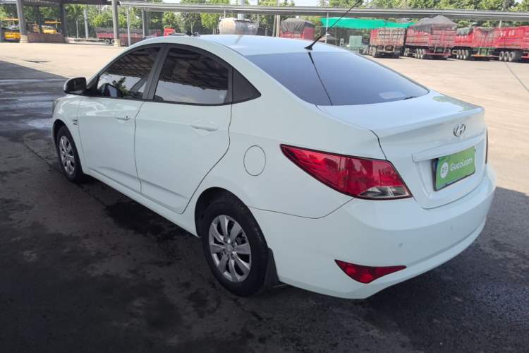 Used Hyundai Verna (older generation) 2014 1.4L Manual Smart GLS Trim Rear Left 45 Deg