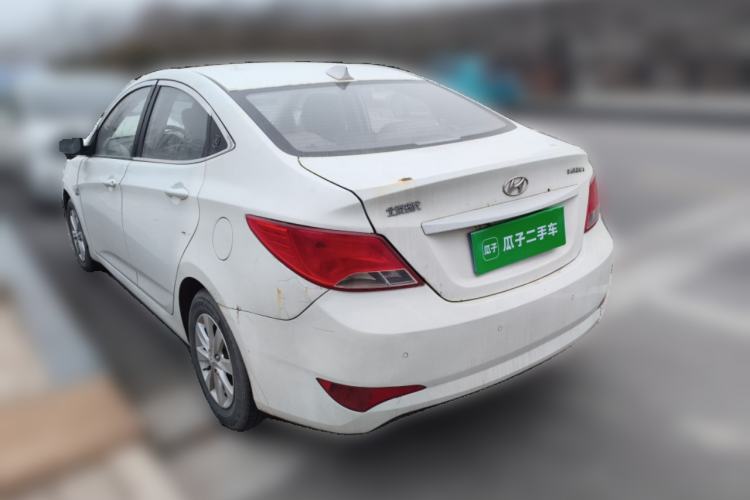 Used Hyundai Verna (older generation) 2014 1.4L Manual Smart GLS Trim Rear Left 45 Deg