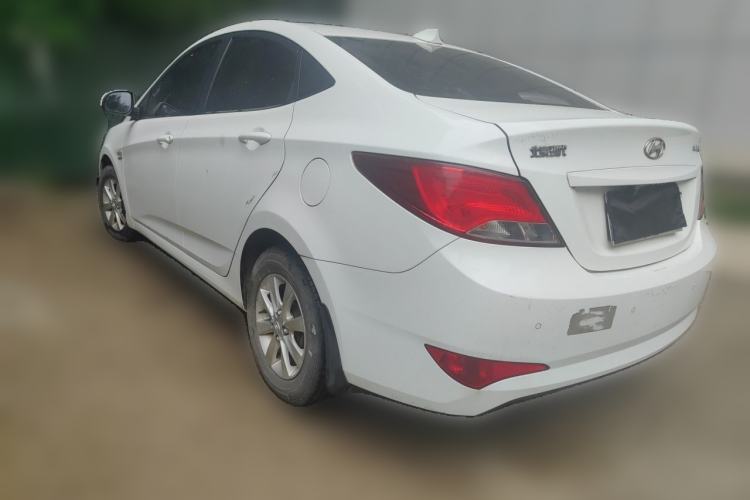 Used Hyundai Verna (older generation) 2014 1.4L Manual Smart GLS Trim Rear Left 45 Deg