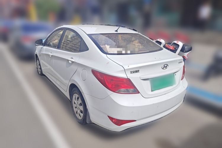 Used Hyundai Verna (older generation) 2014 1.4L Manual Smart GLS Trim Rear Left 45 Deg