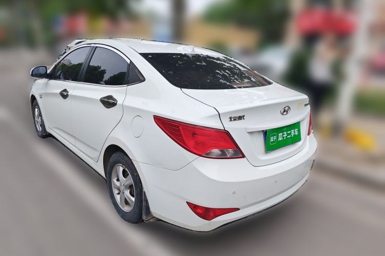Used Hyundai Verna (older generation) 2014 1.4L Manual Smart GLS Trim Rear Left 45 Deg