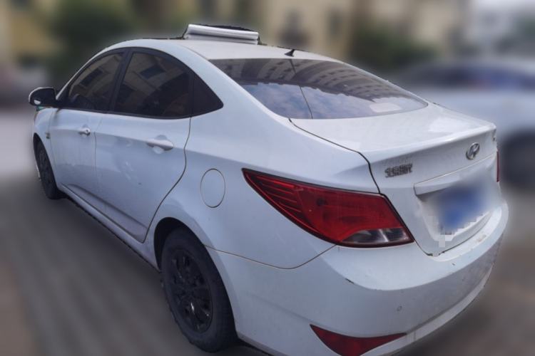 Used Hyundai Verna (older generation) 2014 1.4L Manual Smart GLS Trim Rear Left 45 Deg