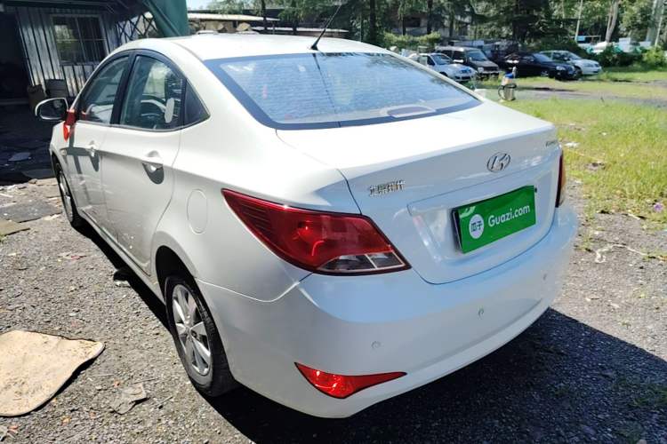 Used Hyundai Verna (older generation) 2014 1.4L Manual Fashion GS Model Rear Left 45 Deg