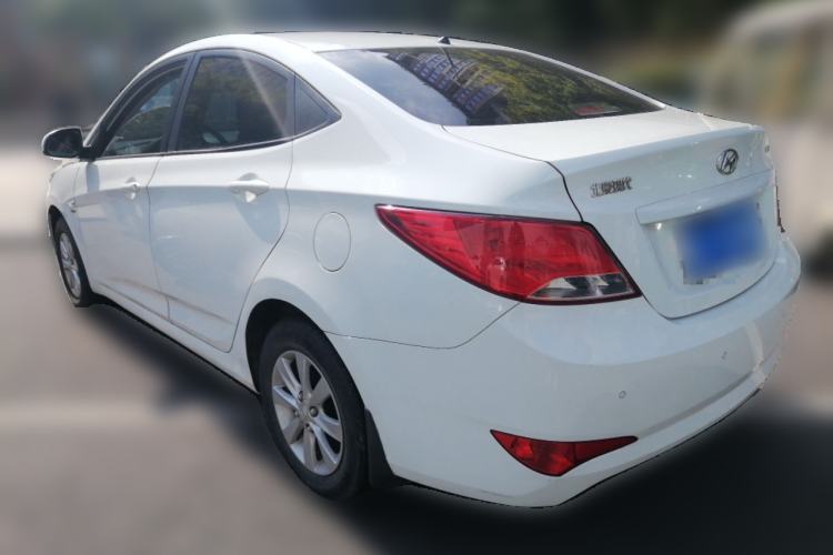 Used Hyundai Verna (older generation) 2014 1.4L Manual Smart GLS Trim Rear Left 45 Deg