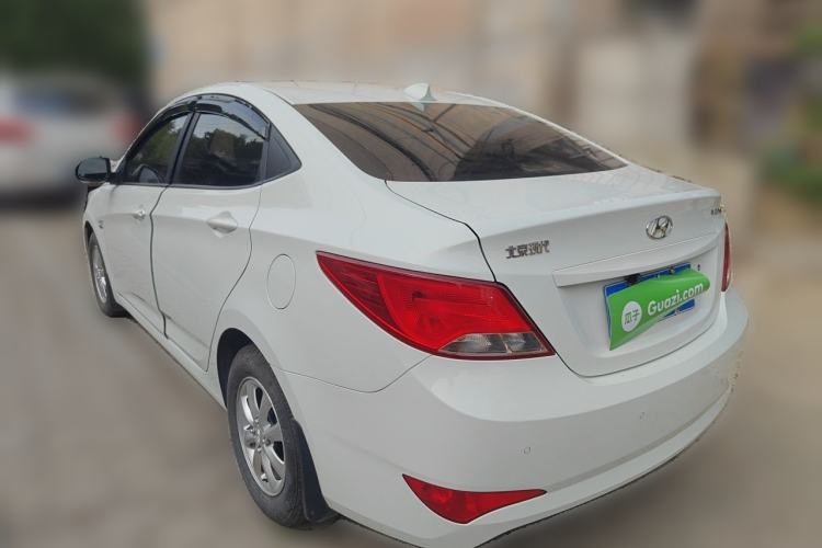 Used Hyundai Verna (older generation) 2014 1.4L Manual Smart GLS Trim Rear Left 45 Deg